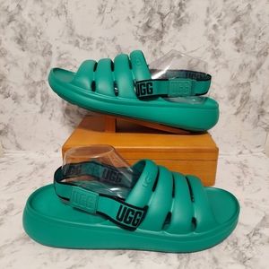 🆕️brand new with tags UGG sport yeah sandals